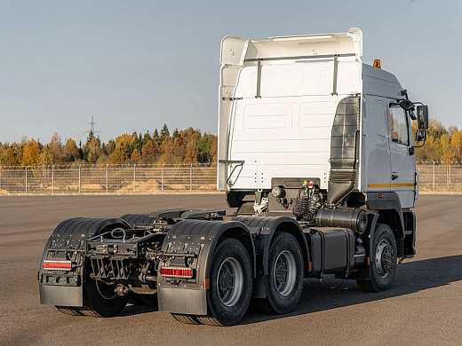 Тягач МАЗ-6430C9-570-021 6×4