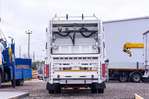 Мусоровоз с задней загрузкой DONGFENG C120T 10 куб.м