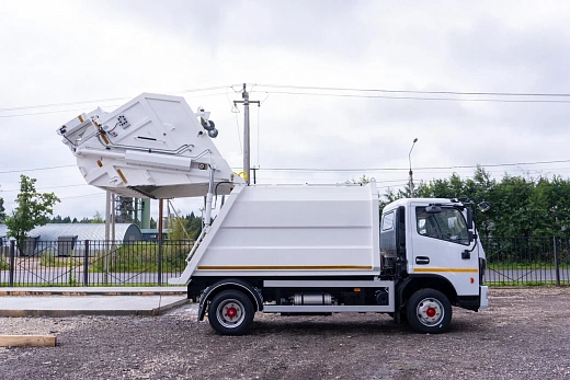 Мусоровоз с задней загрузкой DONGFENG C120T 10 куб.м