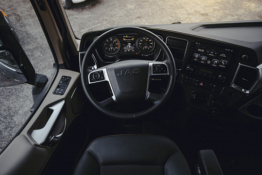 Тягач JAC K7