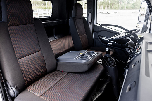 Шторный фургон DONGFENG C120L