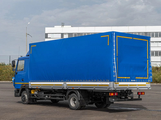 Бортовой автомобиль МАЗ-437121-532-000 тентованный 4×2