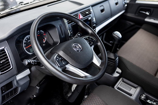 Шторный фургон DONGFENG C120L