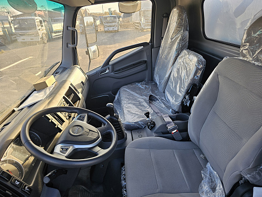 Изотермический фургон JAC N90N с боковой дверью 5,3х2,3х2,4 м